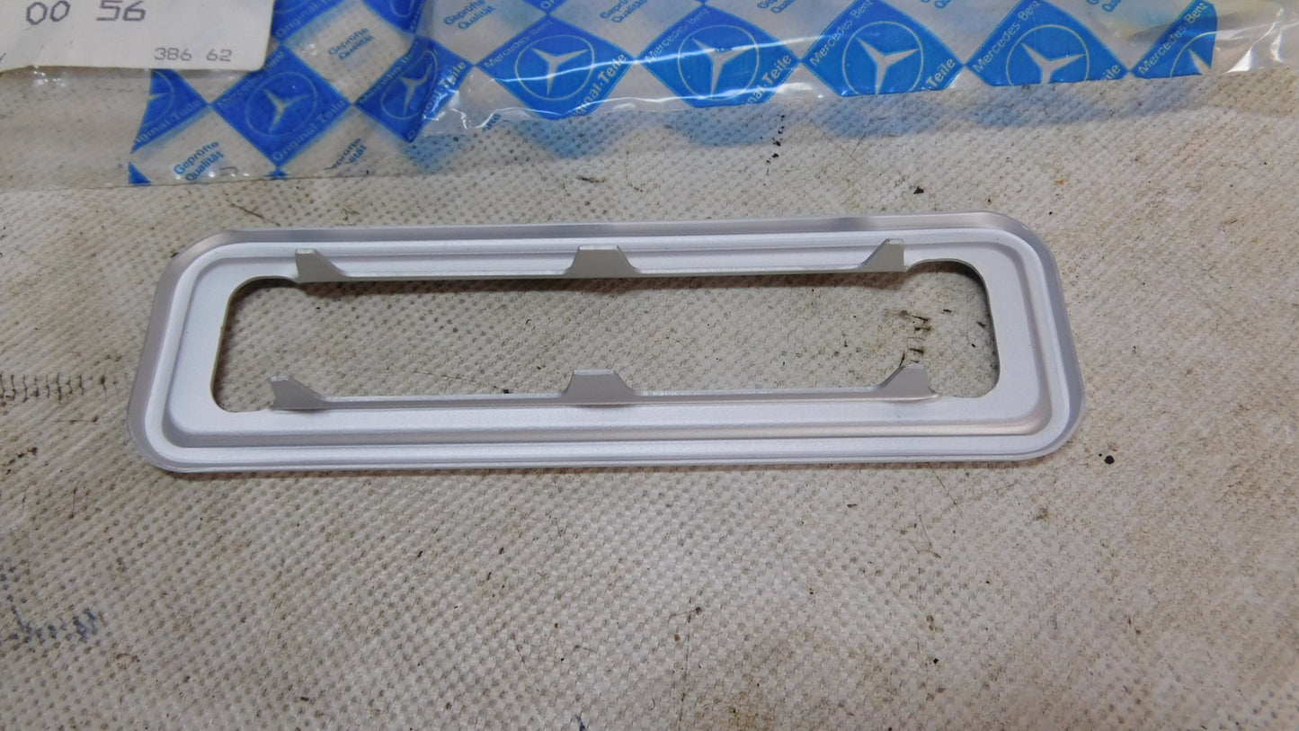 Rosette Deckenleuchte A3098250056 Mercedes Benz G-Klasse 461