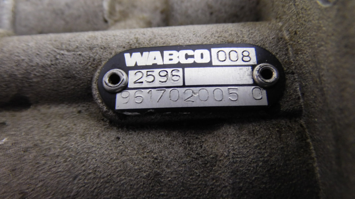 Bremsventil Feststellbremse 9617020050 Wabco Iveco P/PA Haubenfahrzeuge