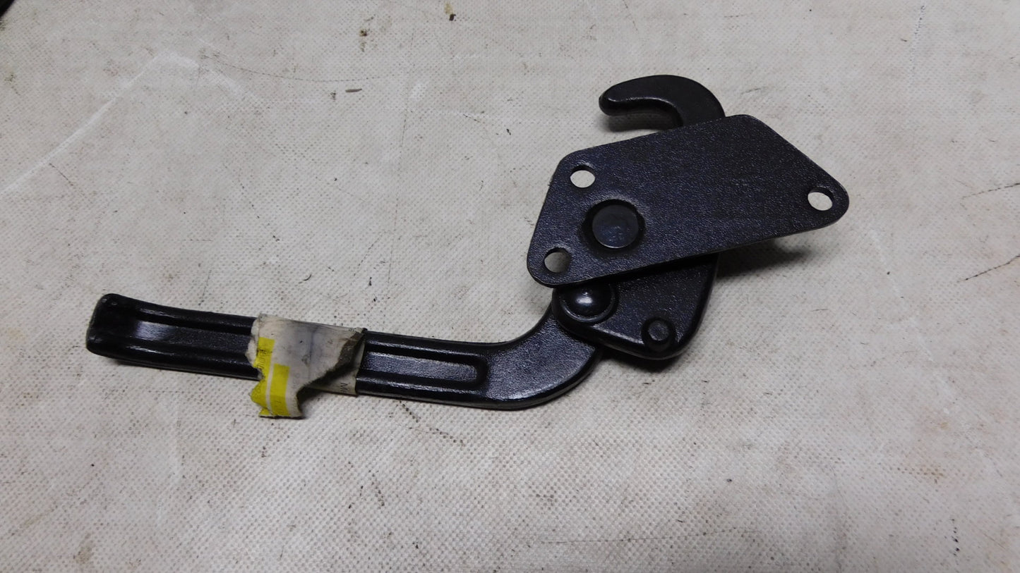 Haken Verschluss Holzpritsche A3526370163 Mercedes Benz FG 318.351 - LP 1013