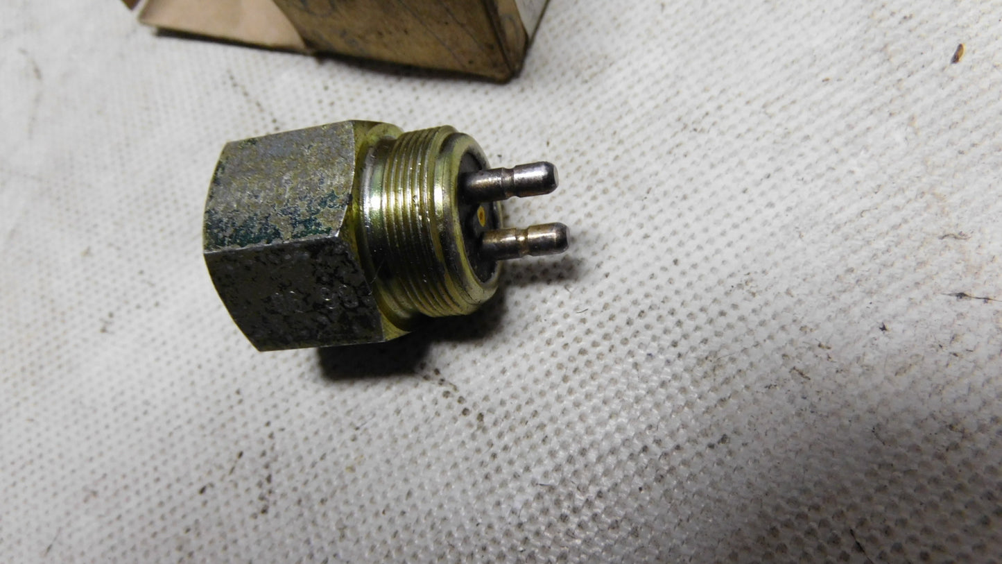 Schalter Bremsdrucksensor A0015454114 Mercedes Benz Unimog U 400 U 1700 NG LP SK