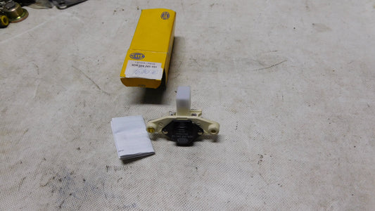 Lichtmaschinenregler 5DR004241151 Audi 80 100 BMW E12 E21 Opel Corsa Kadett VW Golf Polo