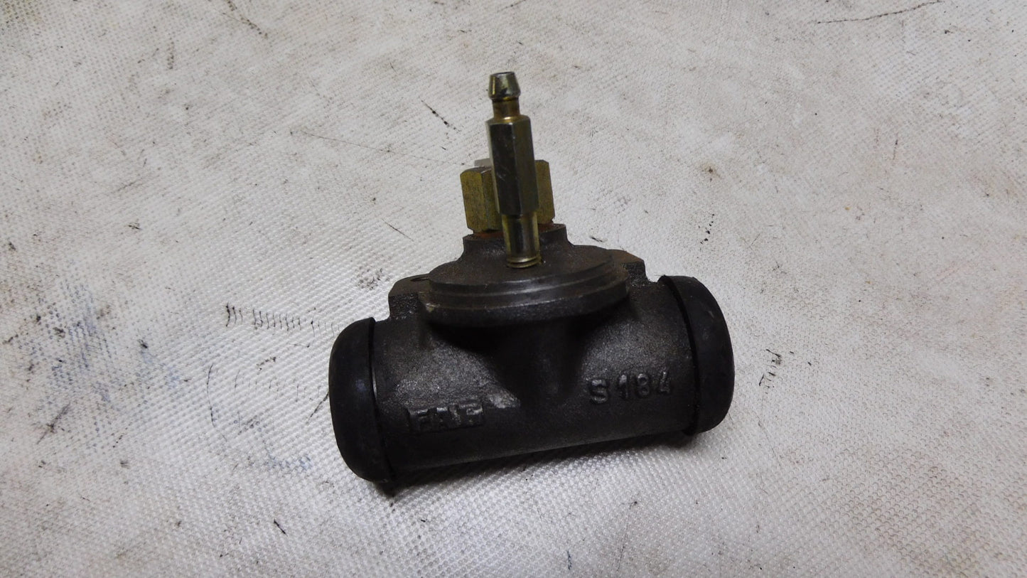 Radbremszylinder R2806D2 S184 FAG Deutz-Fahr Faun Irion-Kamar Iveco Kramer MAN Still