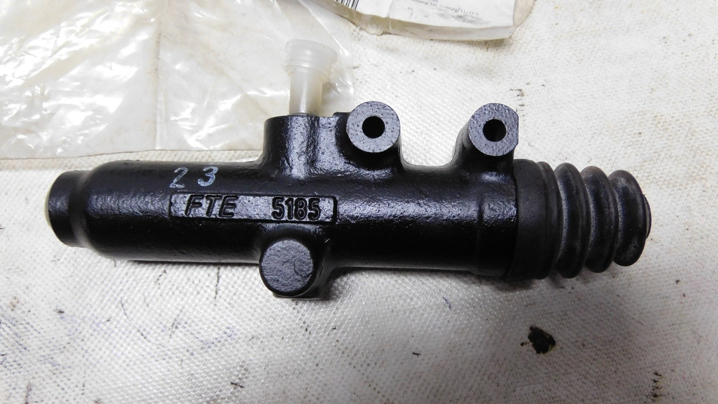 Kupplungsgeberzylinder Geberzylinder mit Entlüfterventil A0012956006 Mercedes Benz SK NG