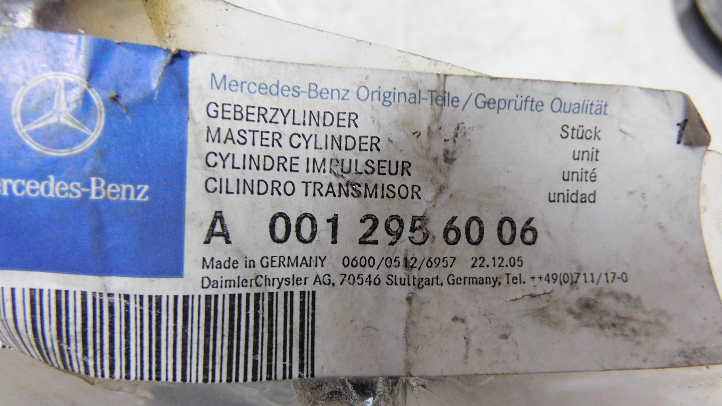 Kupplungsgeberzylinder Geberzylinder mit Entlüfterventil A0012956006 Mercedes Benz SK NG