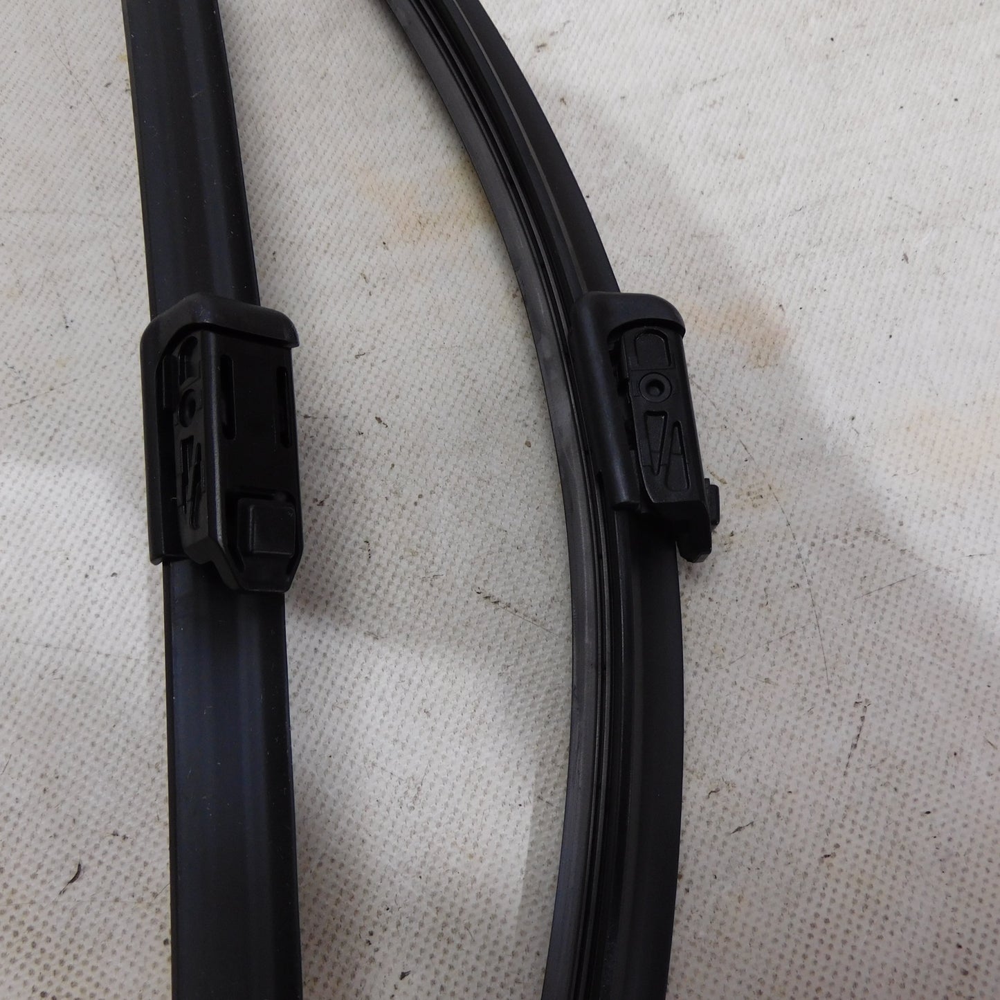 Scheibenwischer Flachbalkenwischeblatt 7N1998002 VW Polo Sharan Golf Caddy BMW E92 E93 F48 8 X1 Toyota Celica Avensis Corolla Auris Dacia Lodgy Sandero Ford KA Fiesta Focus Mercedes-Benz G-Klasse Opel Combo Corsa Agila Adam Vivaro