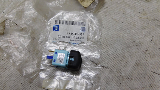 Schalter TC ESP Traktionskontrolle 6240102 90437527 Opel Astra G Zafira A