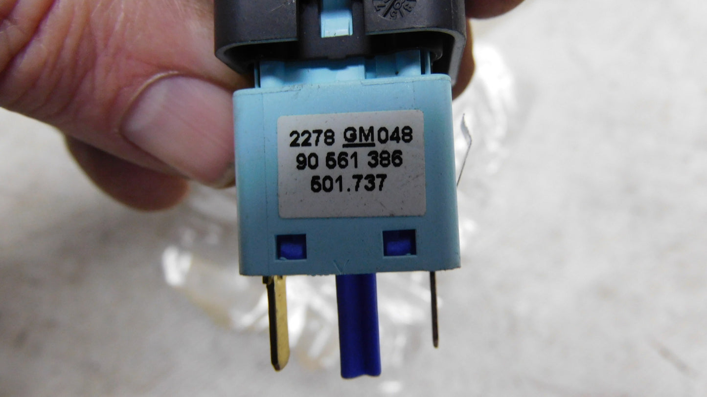 Schalter TC ESP Traktionskontrolle 6240102 90437527 Opel Astra G Zafira A