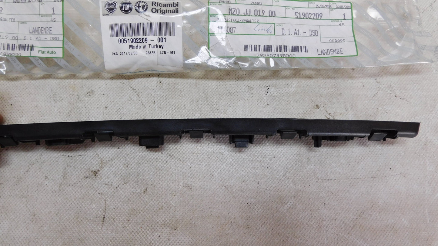 Halter Befestigung links 51902209 Fiat Doblo Stoßstange