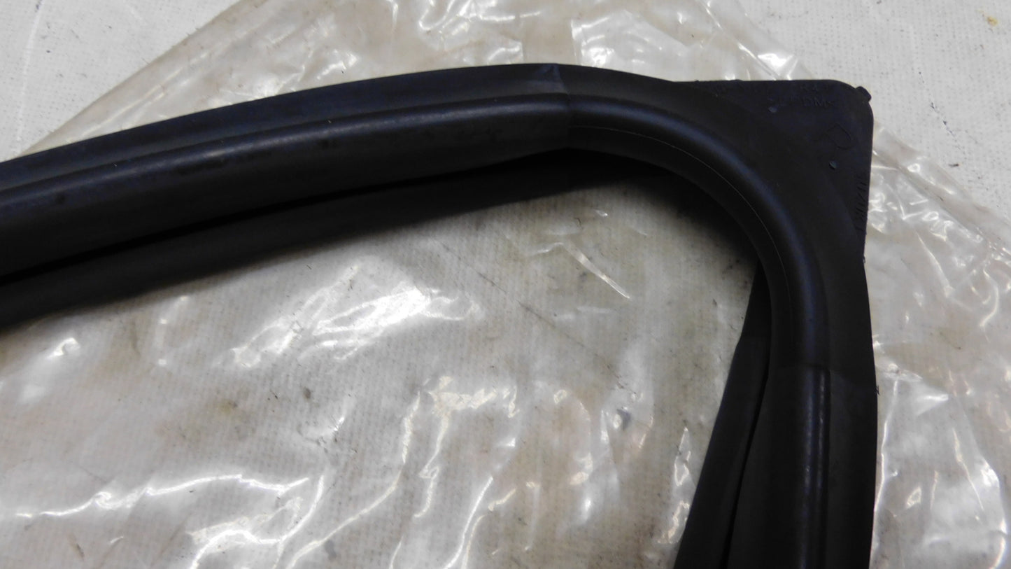 Fensterführung Abdichtung Vordertür rechts 4708443 93193277 Opel Agila B