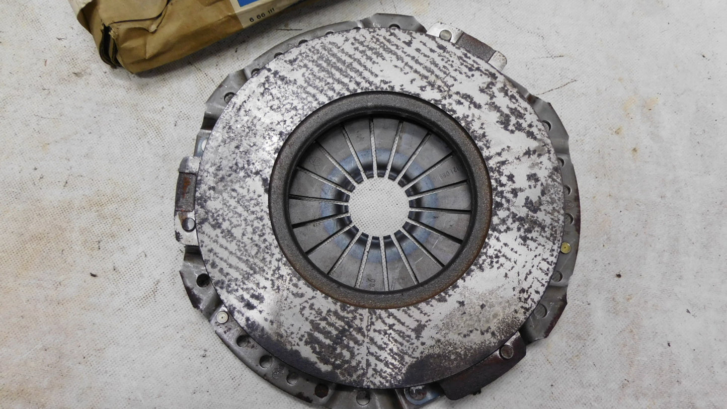Kupplungsdruckplatte Ø 240mm 666111 90335913 Opel Senator B Omega A 2.5 - 3.0 6 Zylinder