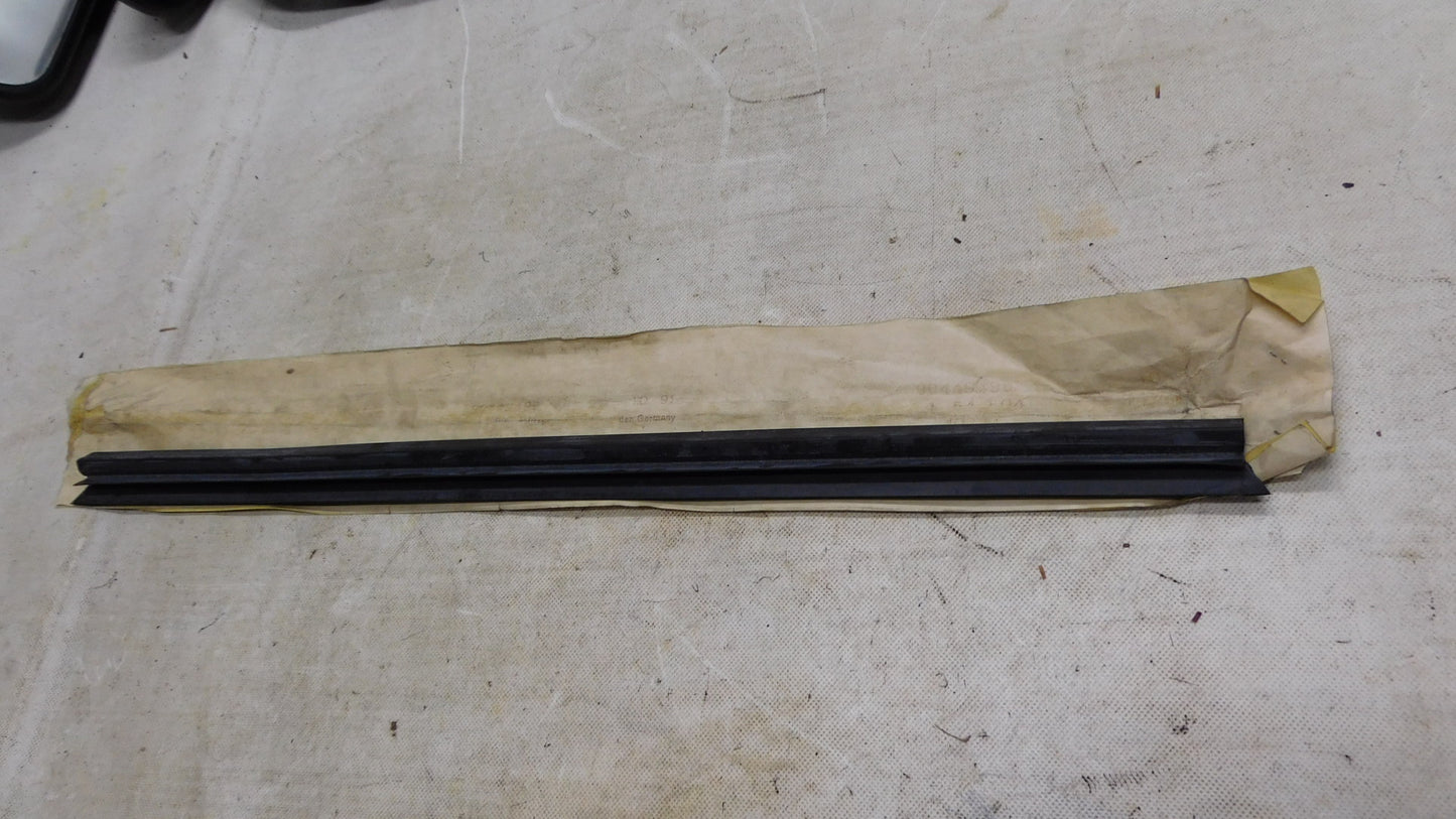Schachtabdichtung innen Tür hinten RH 154504 90449496 Opel Astra F 1992 - 1998