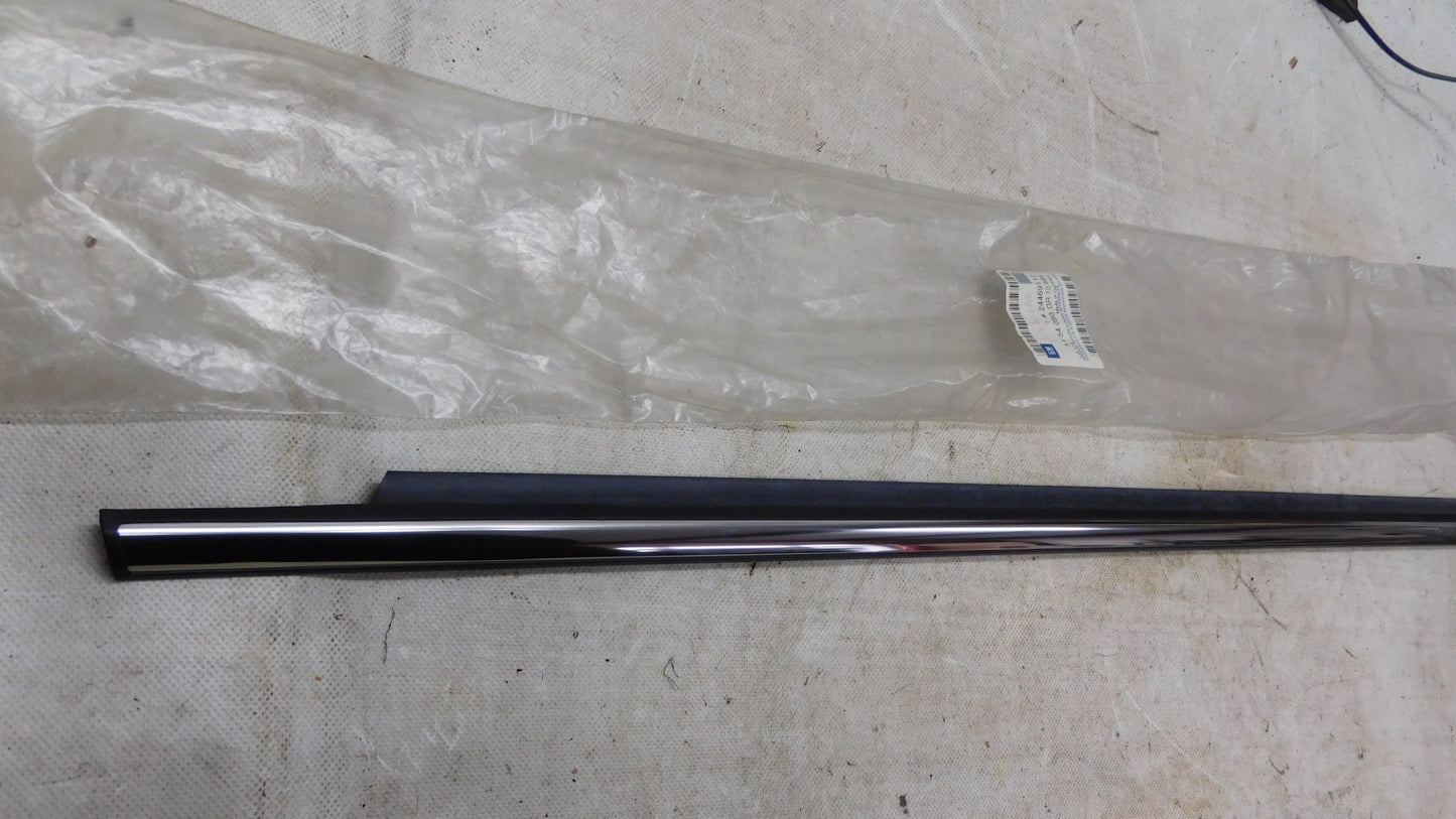 Schachtabdichtung chrom aussen vorne rechts 5154090 24469112 Opel Astra H