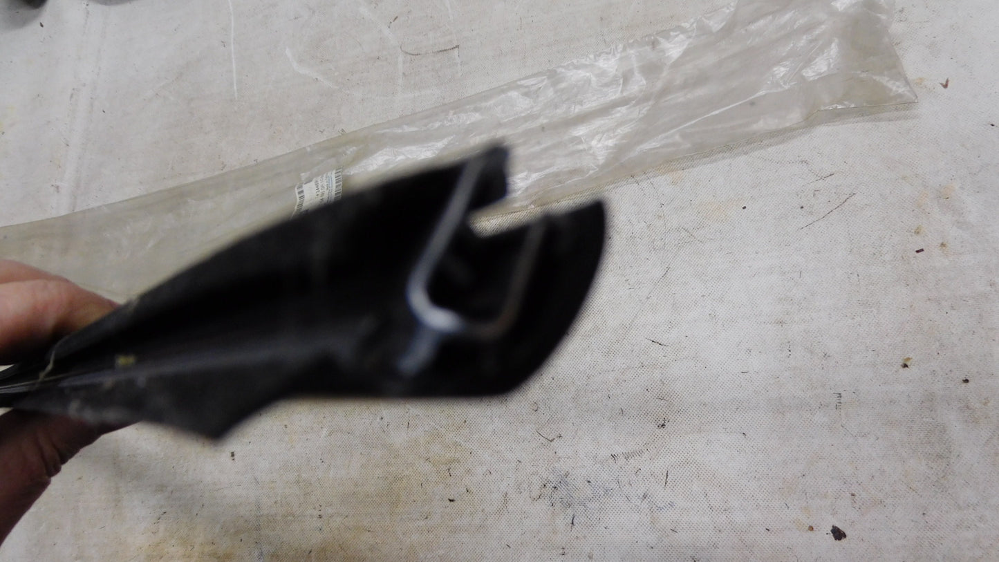 Schachtabdichtung chrom aussen vorne rechts 5154090 24469112 Opel Astra H