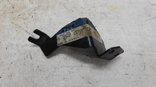 Halter Bowdenzug Einspritzpumpe A3520720940 Mercedes Benz Baumuster 362.909 OM 362 LA