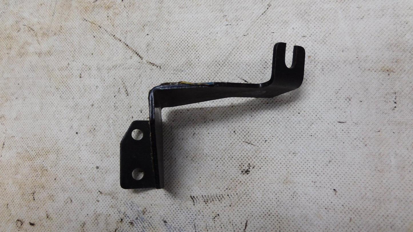 Halter Bowdenzug Einspritzpumpe A3520720940 Mercedes Benz Baumuster 362.909 OM 362 LA
