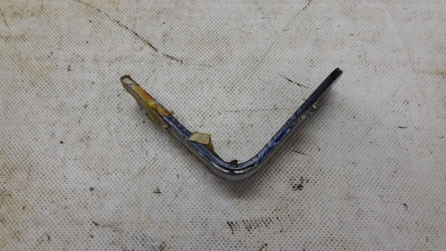 Halter Befestigungswinkel A3805440043 Mercedes Benz