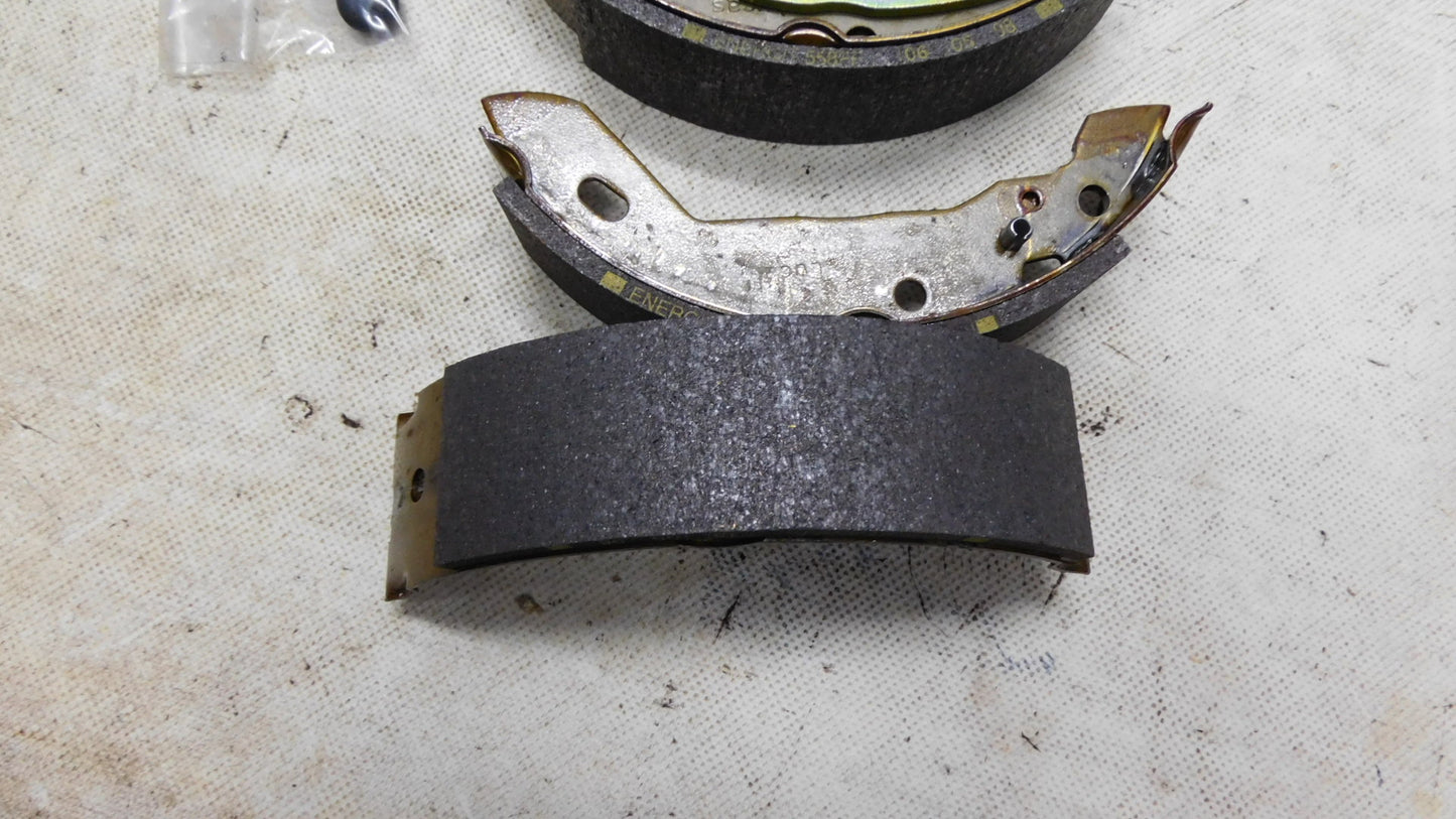 Bremsbackensatz Bremsbacken 7701202899 Renault 5 11 18 19 21 Clio Peugeot 205 309