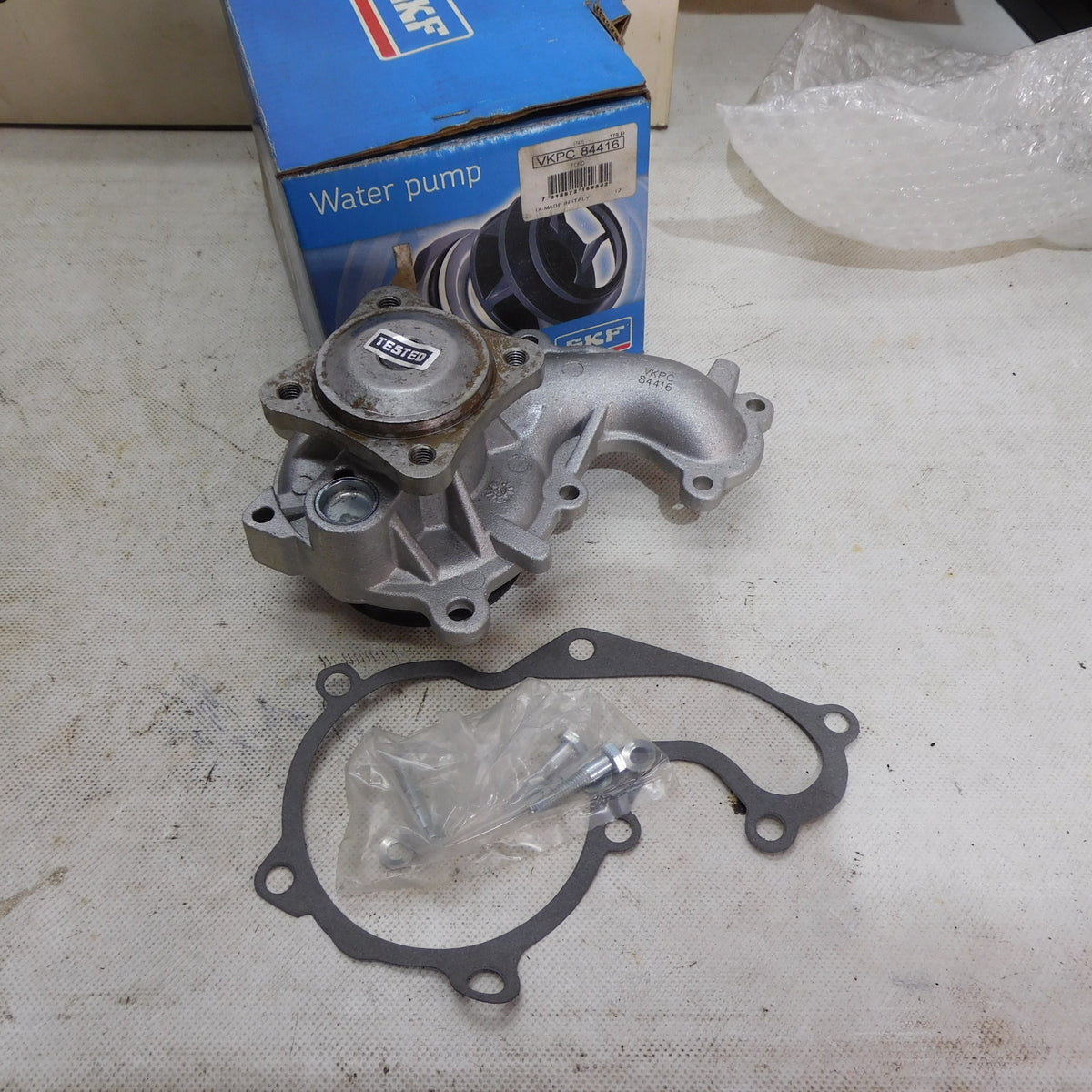 Wasserpumpe Pumpe mit Dichtung VKPC84416 SKF Ford Fiesta Transit Focus Mondeo C-Max