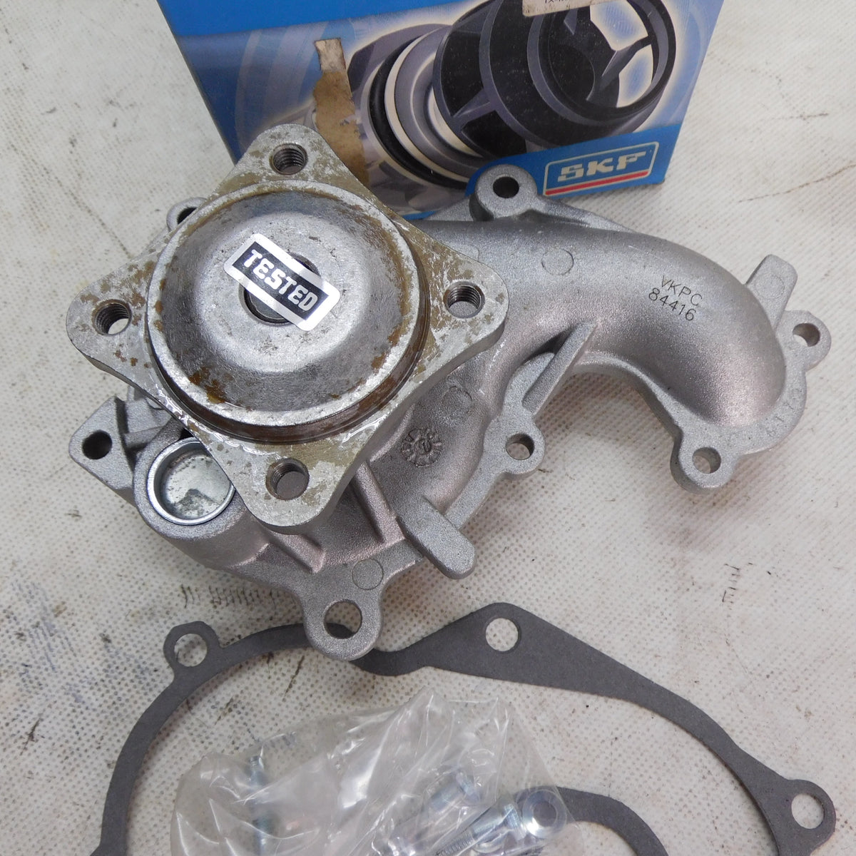 Wasserpumpe Pumpe mit Dichtung VKPC84416 SKF Ford Fiesta Transit Focus Mondeo C-Max