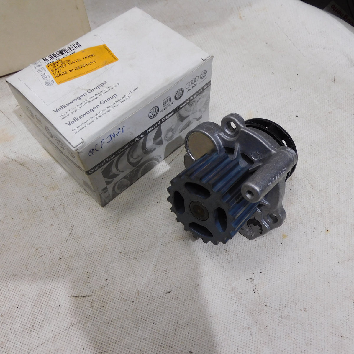 Wasserpumpe Pumpe mit Dichtung 045121011HX Audi A2 A3 Skoda Fabia Oktavia VW Golf T5 Polo
