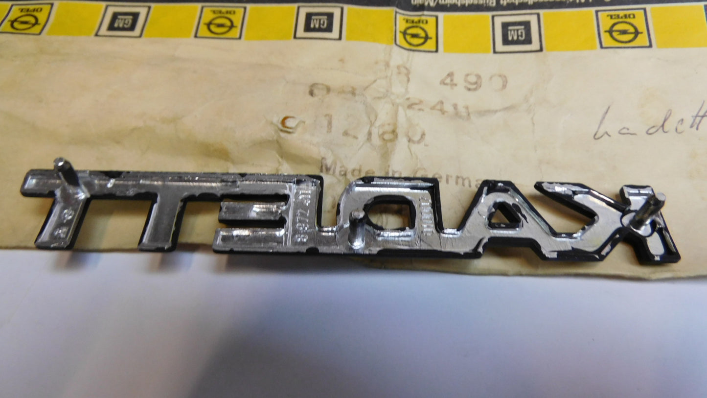 Schriftzug Kofferdeckel 8972411 128490 Opel Kadett C Limousine
