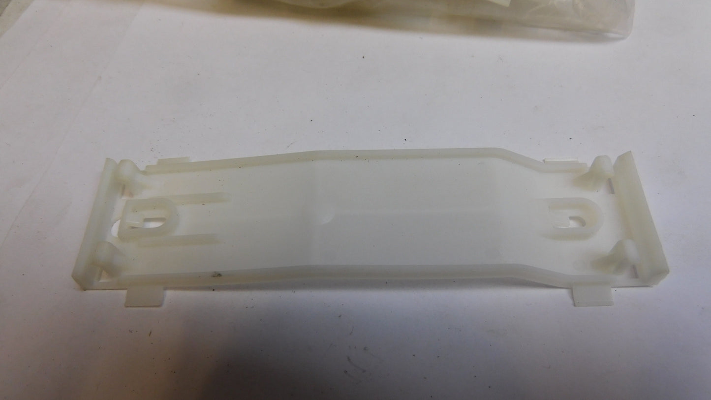 Halteklammer Halter Heckklappe 90414731 129945 Opel Astra F