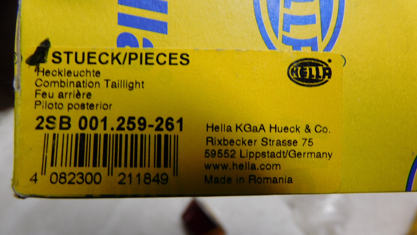 Heckleuchte Rückleuchte links rechts 2SB001259261 HELLA IHC Traktor Schlepper