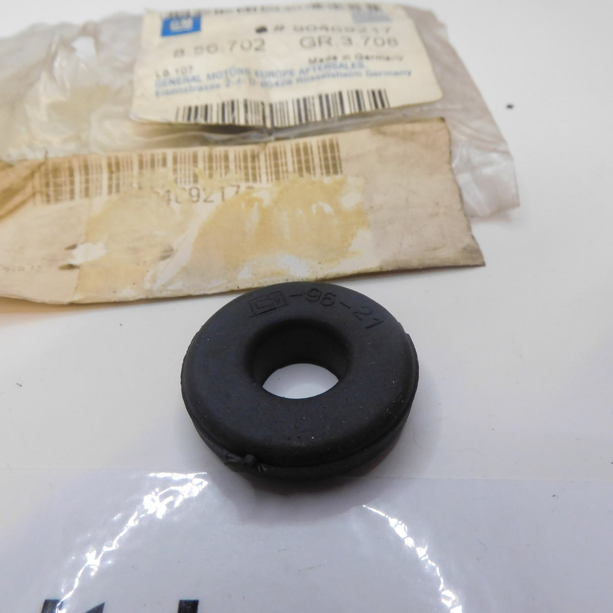 Dämpfungsbuchse Halterung Auspuff 90469217 856702  Opel Omega B 2.0