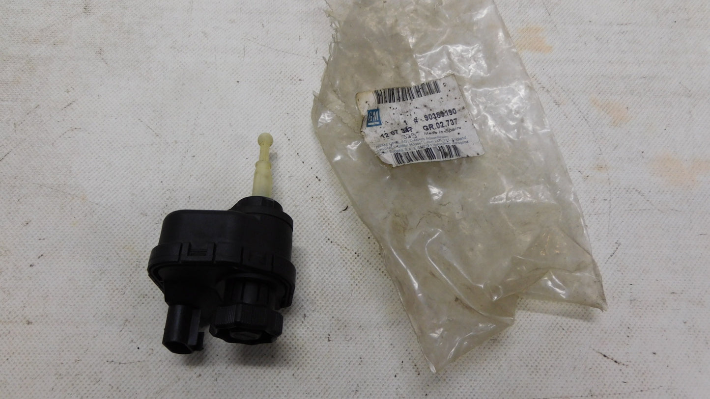 Stellmotor Scheinwerfer beidseitig 1207347 90389190 Opel Corsa A Astra F Combo Tigra