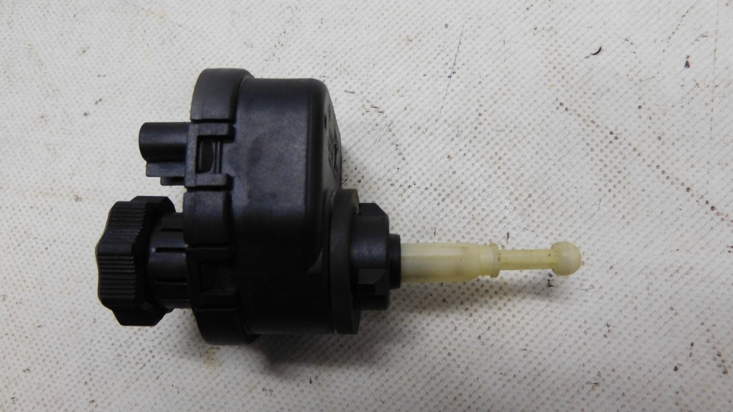 Stellmotor Scheinwerfer beidseitig 1207347 90389190 Opel Corsa A Astra F Combo Tigra
