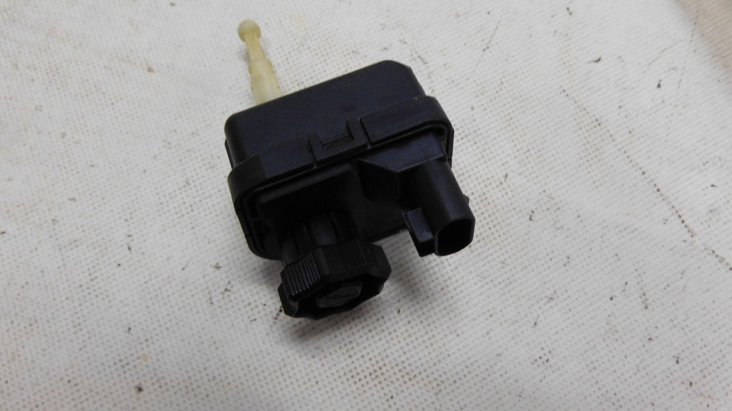 Stellmotor Scheinwerfer beidseitig 1207347 90389190 Opel Corsa A Astra F Combo Tigra
