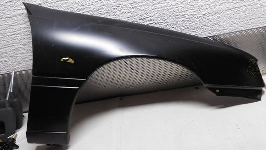 Kotflügel rechts 1102126 90277839 Opel Omega A 9.85 - 8.90 bis Fgst.