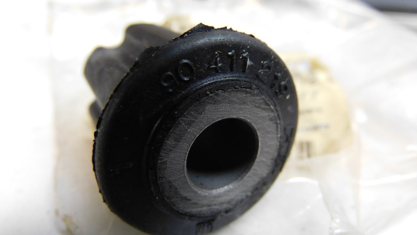 Dämpfungsbuchse Lagerung Lichtmaschine 1204586 90411219 Opel Vectra A