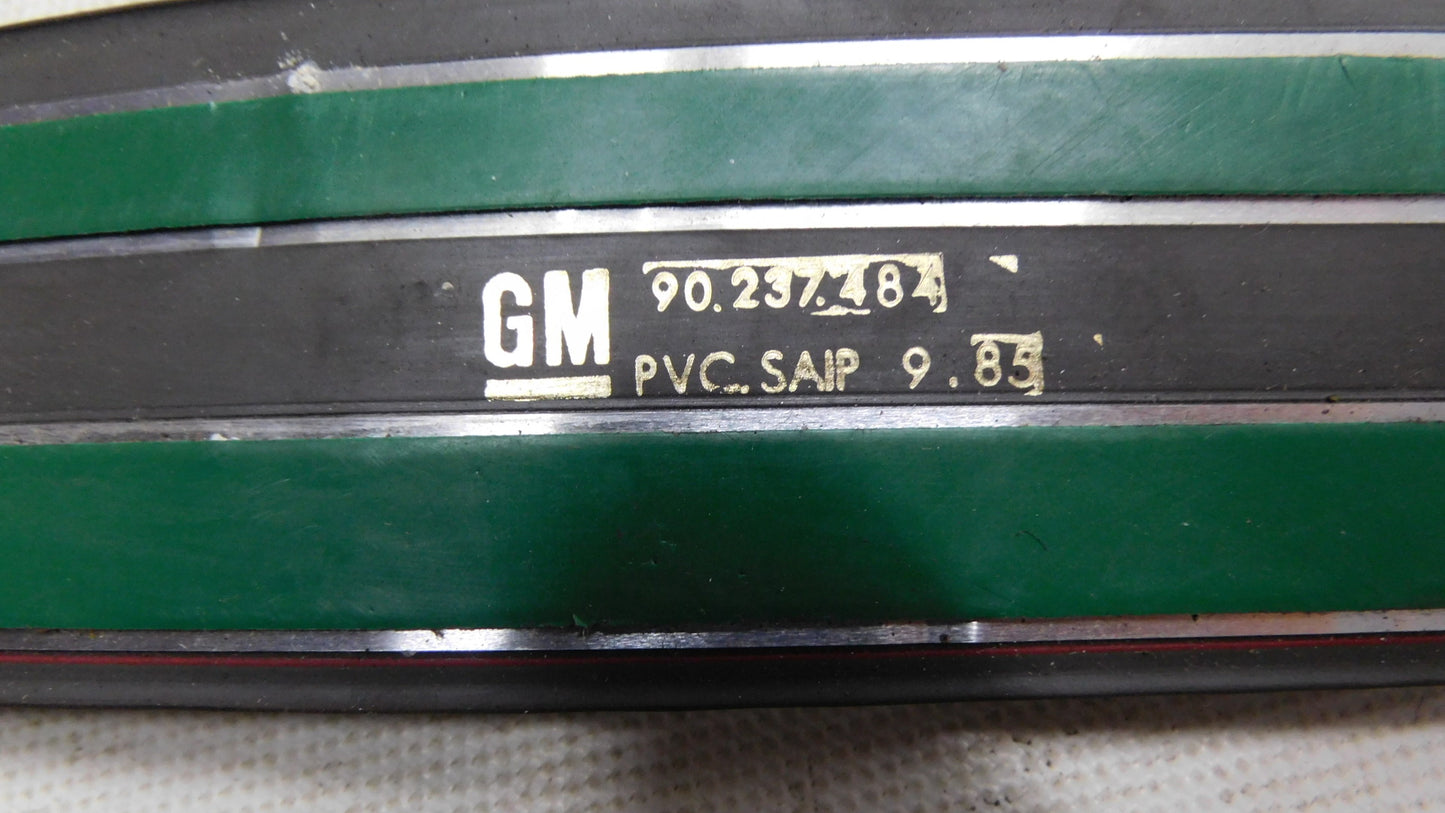 Schutzzierleiste Seitenwand hinten rechts grau mit rotem Streifen 172660 90237484 Opel Corsa A