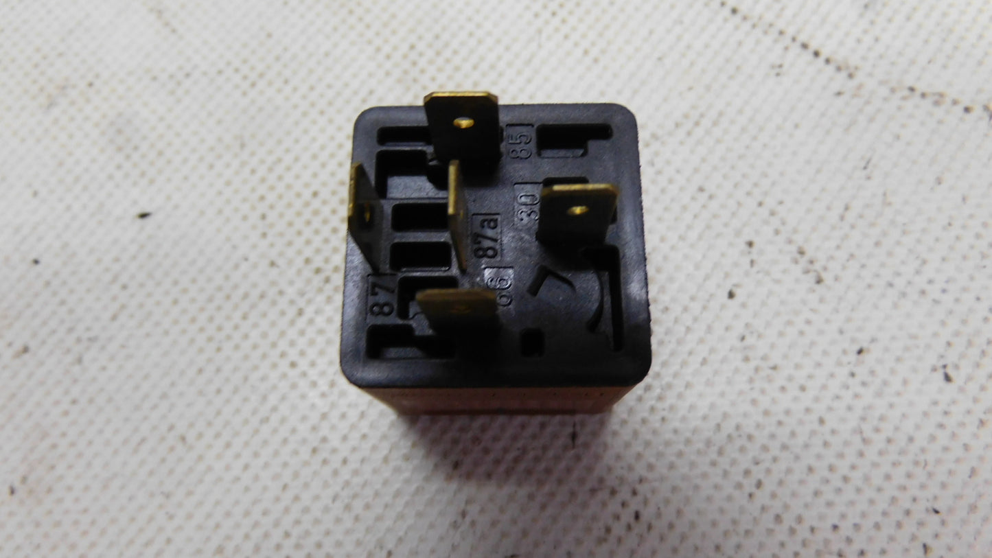 Relais Arbeitsstrom Kühlerlüfter 6238564 90543014 Opel Corsa B Astra F Vectra A