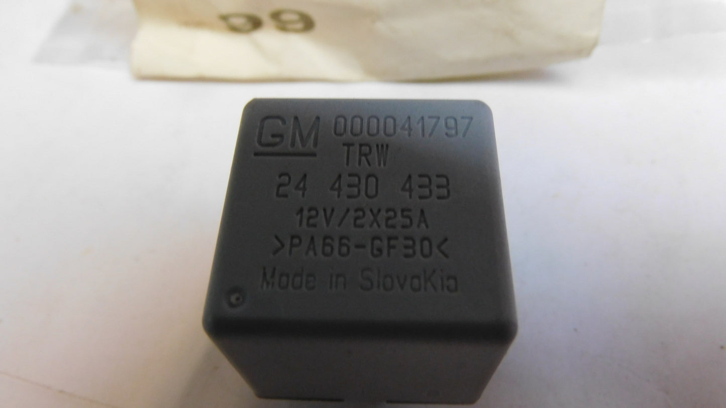 Relais Arbeitsstrom Kühlerlüfter 6238604 24430433 Opel Vectra B Omega B