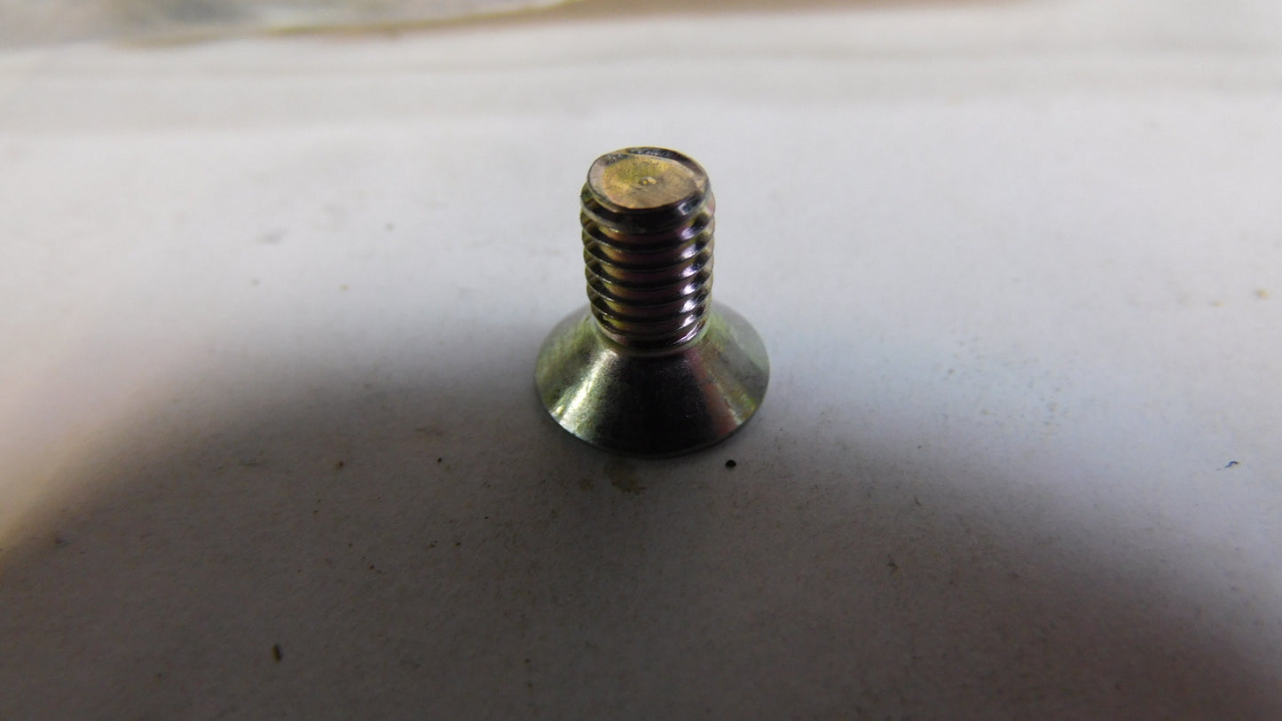 Schraube Bremsscheibe 9217116 Opel Agila Renault 10 12 14 16 17 18 Suzuki 02122-0612A