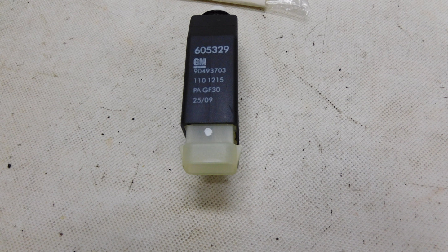 Stellelement Motor Zentralverriegelung 1207144 90493703 Opel Omega B Astra F G