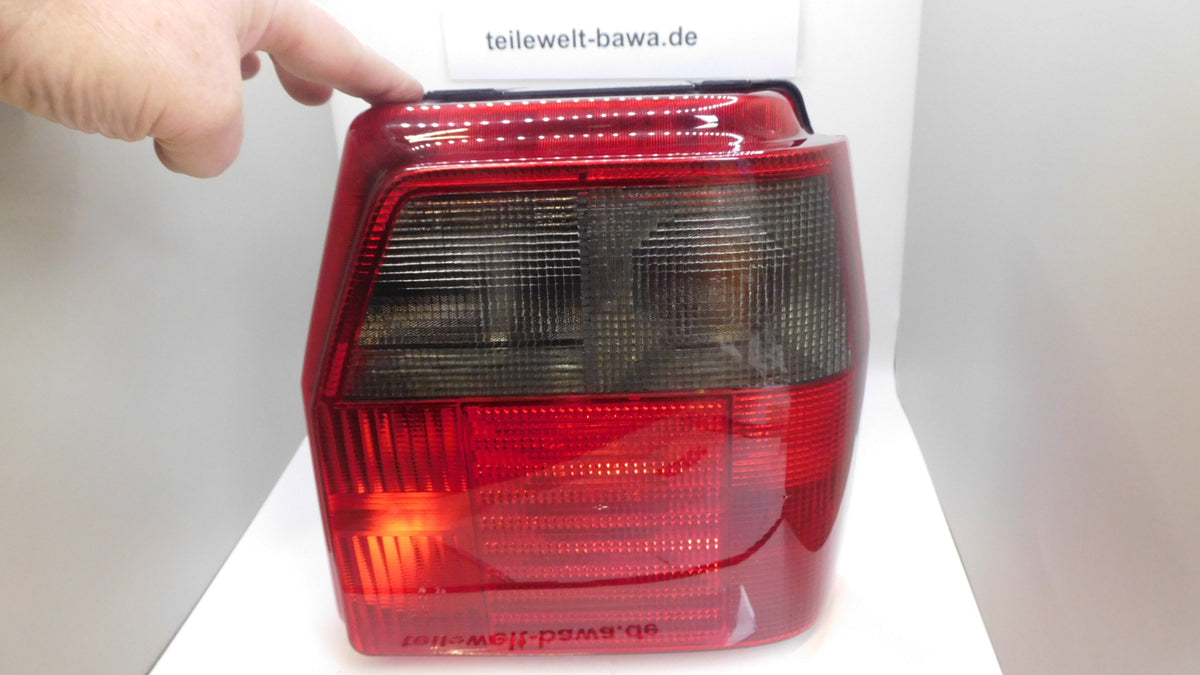 Rückleuchte rechts mit Lampenträger 7700363 Fiat Uno 146