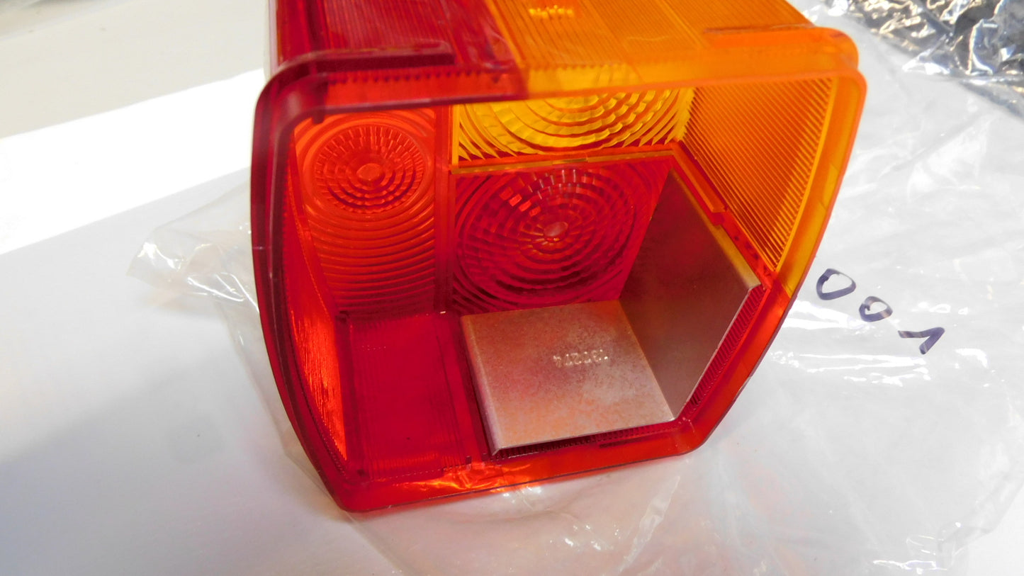 Rücklichtglas Lichtscheibe rechts 9EL137308001 Hella Case Volvo DAF Deutz Same Kubota