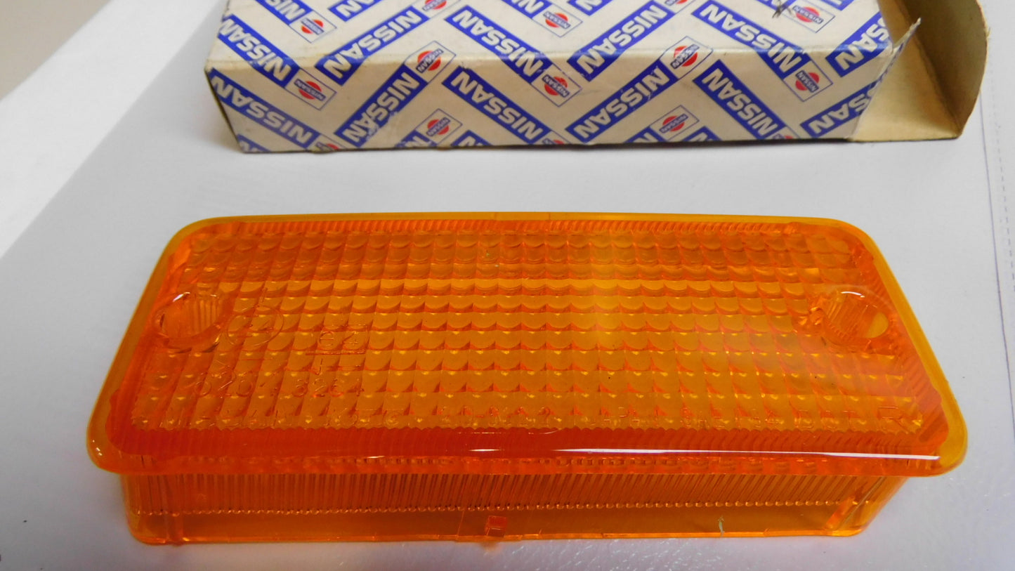 Blinkerglas rechts vorne 26131D4001 Nissan Bluebird T12
