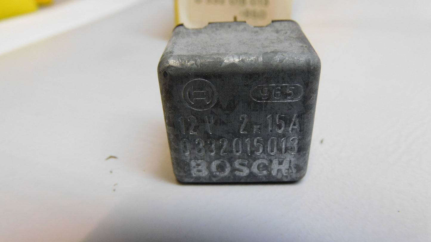 Relais LH Jetronic Benzinpumpe 0332015013 Opel Saab