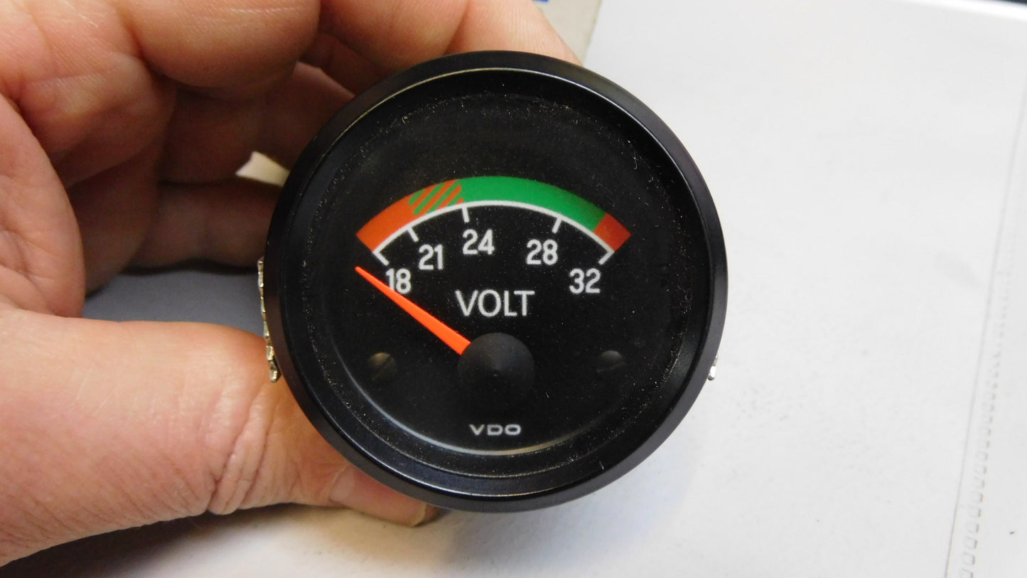 Voltmeter Ladeanzeige 24V 3700598 Clark VDO 332.304/6/2 Stapler
