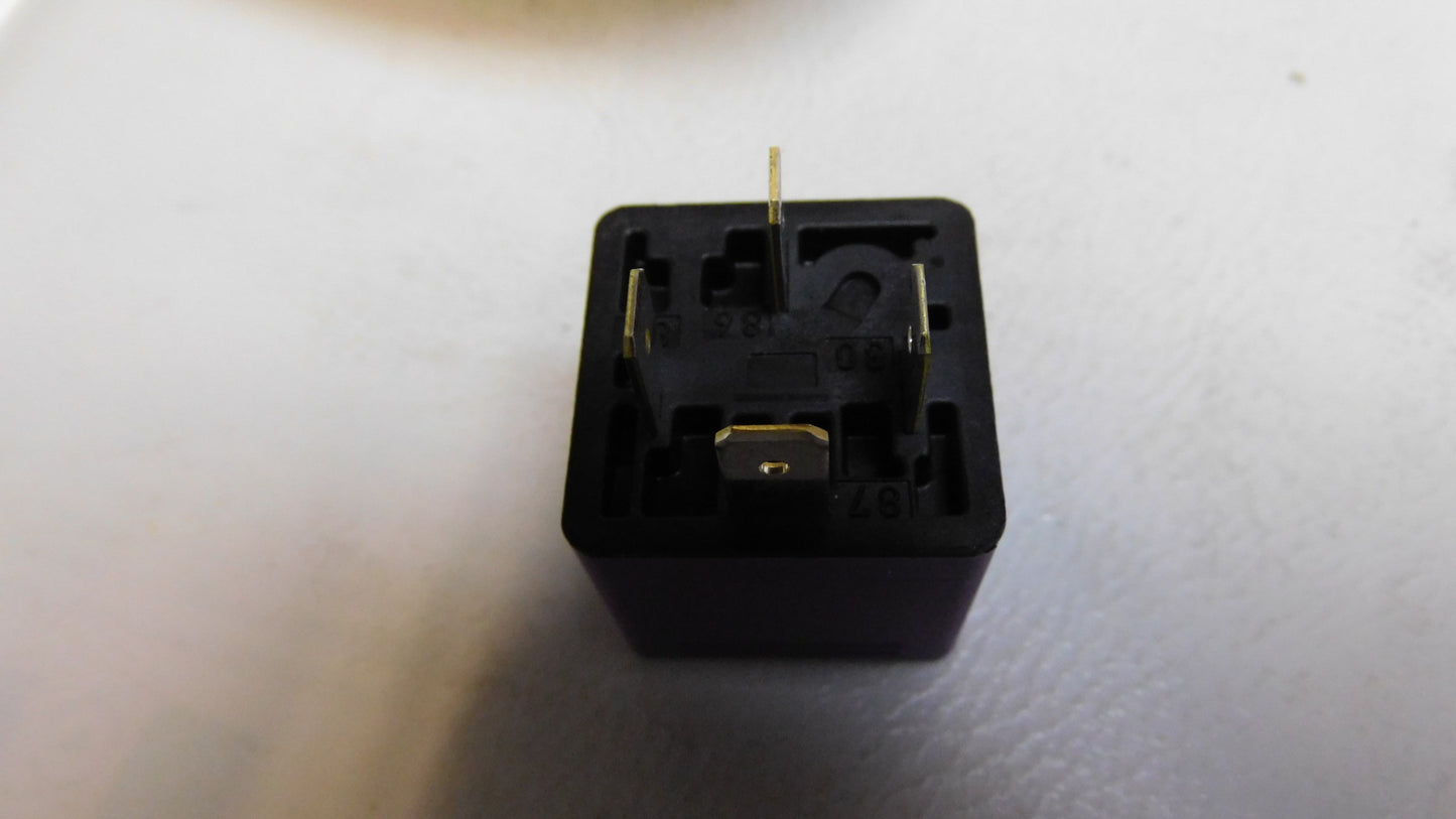 Kraftstoffpumpenrelais Relais 6238525 90511178 Opel Corsa Vectra Astra Tigra Meriva