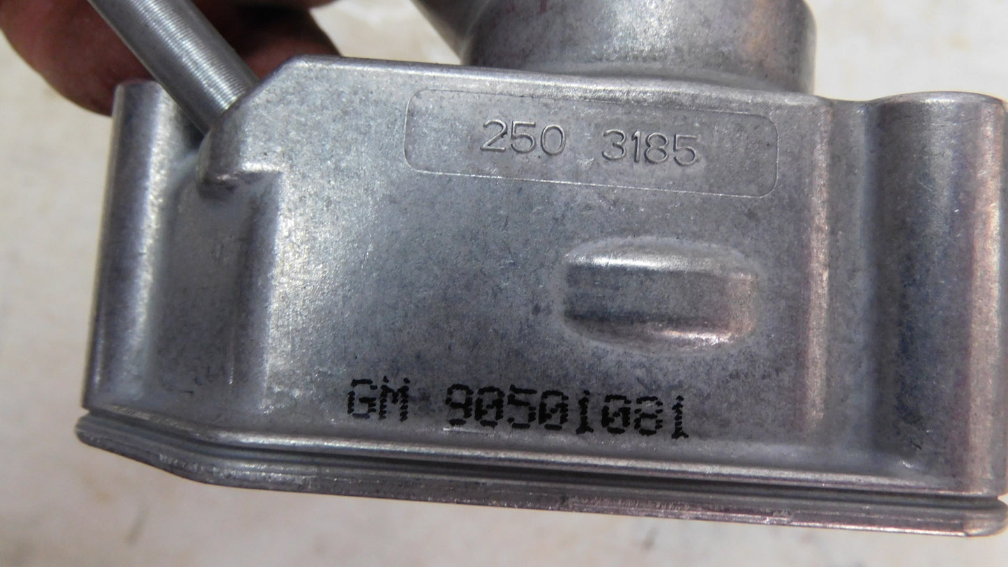 Thermostat mit Gehäuse 1338079 90501081 Opel Astra Calibra Frontera Omega Vectra Zafira