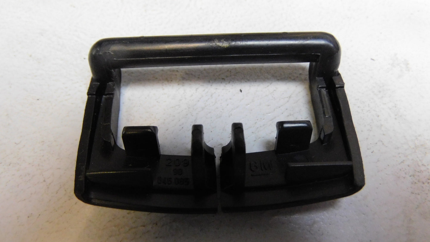 Einsatz Umlenkarm Sicherheitsgurt 198370 90046085 Opel Corsa A B Tigra A Ascona C
