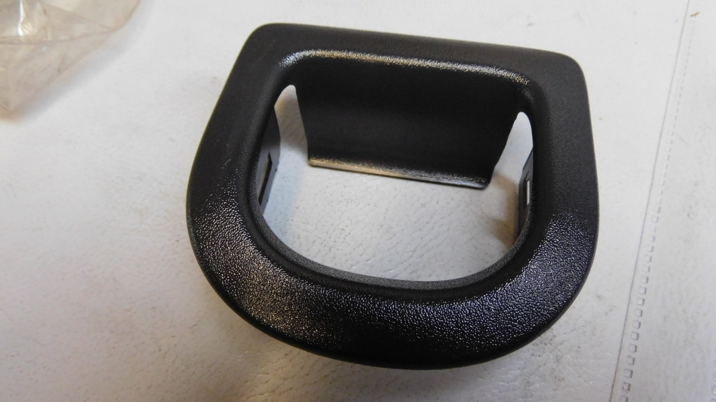 Blende Ausrückhebel Rücksitz 5168200 13104145 Opel Agila A Corsa C