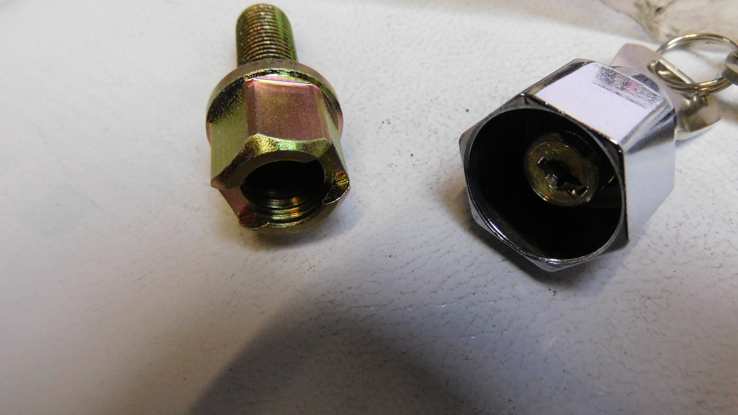 Bolzen Reserverad Mutterschloss 1008554 97190774 Opel Monterey Frontera B Geländewagen