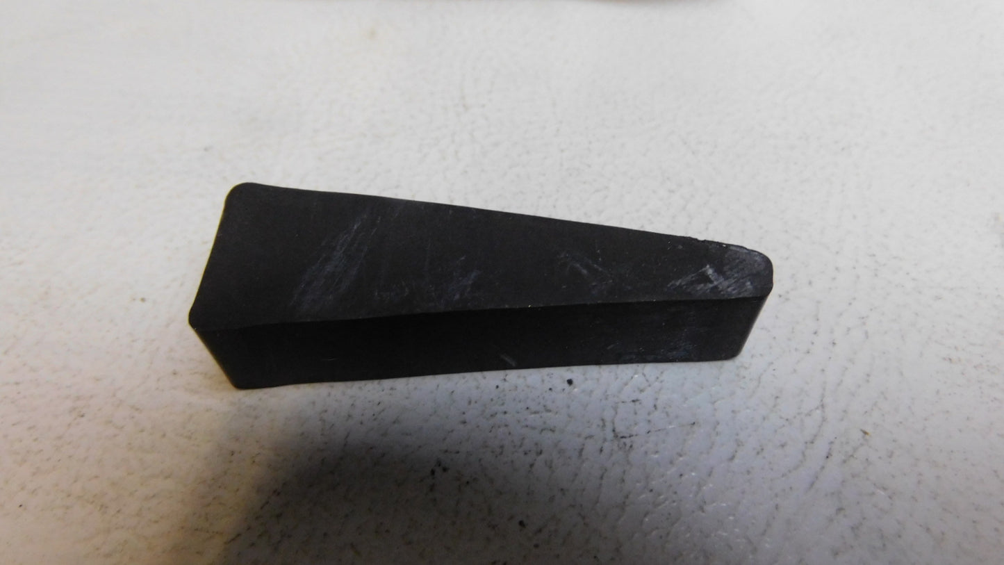 Distanzstück Frontscheibe 443845631A VAG Audi A 3 A4 A6 A8 VW Seat Skoda