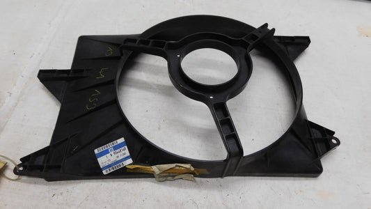 Lufttrichter Lüfterzarge 1341153 90448148 Opel Omega B 2.0i